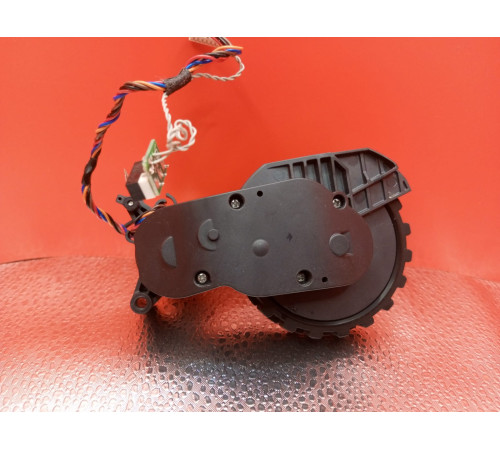 Колесо с редуктором левое L для робот пылесоса Xiaomi Mi Roborock E5 / E502-02 оригинал с разбора