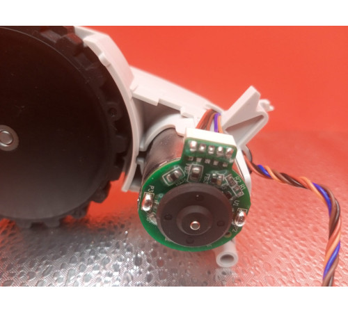 Колесо с редуктором левое L для робот пылесоса Xiaomi Mi Robot Vacuum Mop 2 STYTJ03ZHM / XMSTJQR2C оригинал с разбора