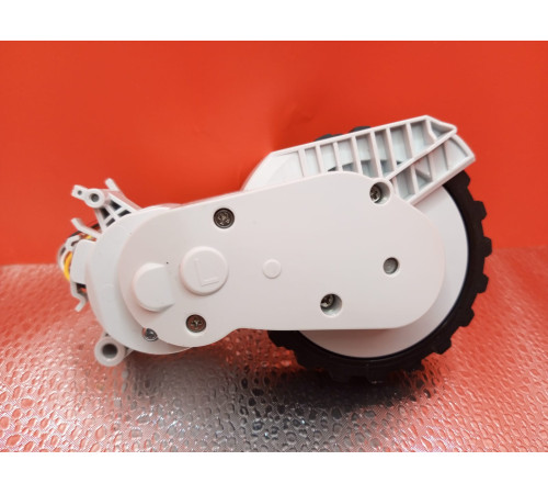 Колесо с редуктором левое L для робот пылесоса Xiaomi Mi Robot Vacuum Mop 2 Pro / MJSTL1SH / MJST1SHW оригинал с разбора