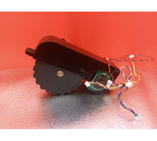 Колесо с редуктором левое L (черный) для робот пылесоса Xiaomi Mi Robot Vacuum Mop P (Mijia LDS SKV4109GL / STYTJ02YM) оригинал с разбора